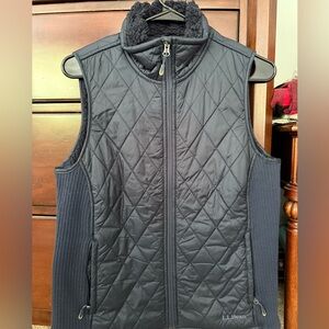 LLBean women’s vest in navy blue